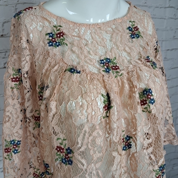 𝅺Zara Lace Floral Cropped top‎ - Picture 5 of 12